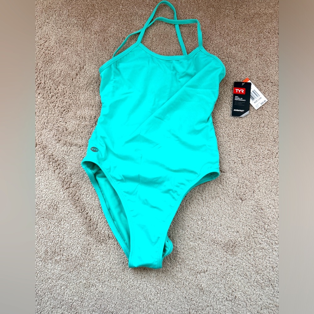 TYR WOMEN'S SOLID TRINITYFIT ONE PIECE SWIMSUIT
by TYR Sport